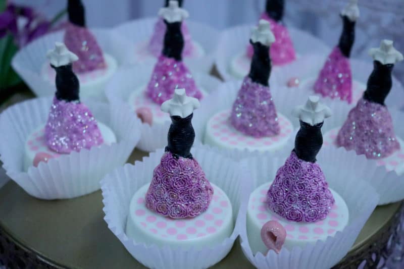 BROOKLYN, NY 10/28/18 2ND ANNUAL POWER IN PINK FASHION SHOW: After the fashion show, guests grabbed desserts created by breast cancer survivor Ana Charles Tyson's daughter Kathy Kakes. Photo by Babee Garcia
